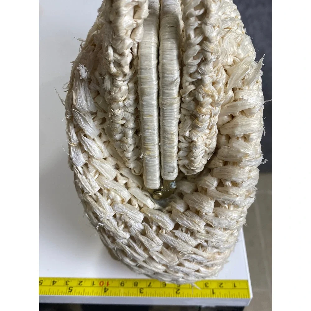 Vintage 1960s Woven Raffia Handbag Seashell‎ Charm Made in Japan Ivory Purse